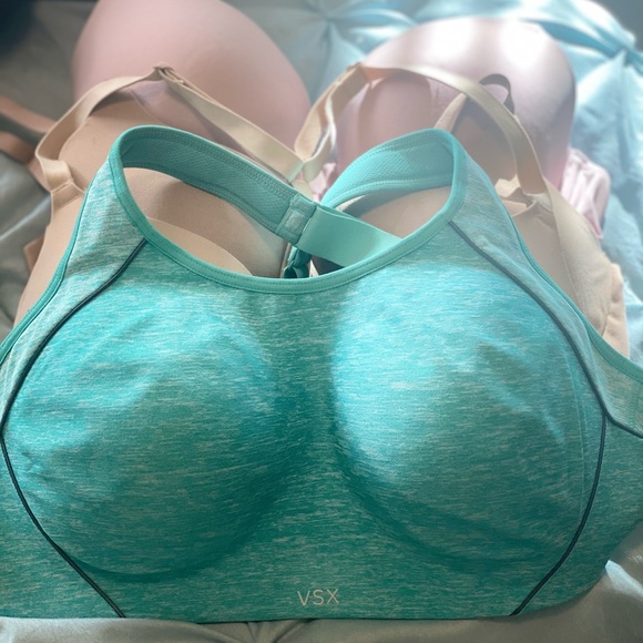 Bras - Picture 2 of 9